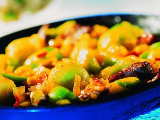 Rosenkohlpfanne mit Lammfleisch