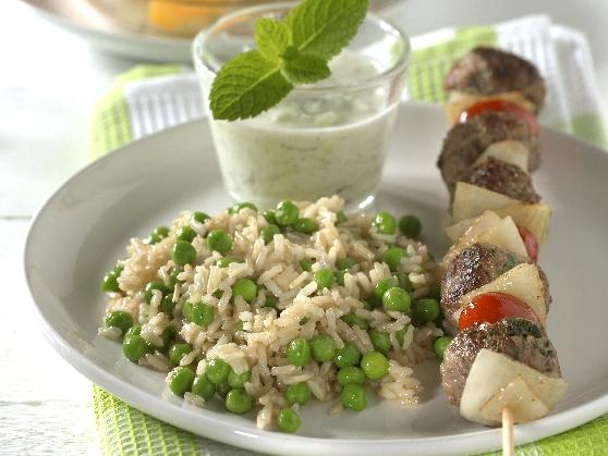 70 Lammspiesse Lamm-Tomaten-Spieße mit Reis und Erbsen - BCM Diät Rezepte.ch