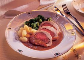 braten von zweierlei filet mit brokkoli und gnocchi Braten von zweierlei Filet mit Brokkoli und Gnocchi - BCM Diät Rezepte.ch