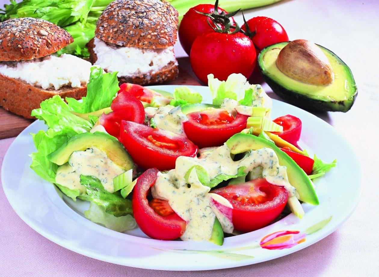 bunter-fruehlingssalat Bunter Frühlingssalat - BCM Diät Rezepte.ch