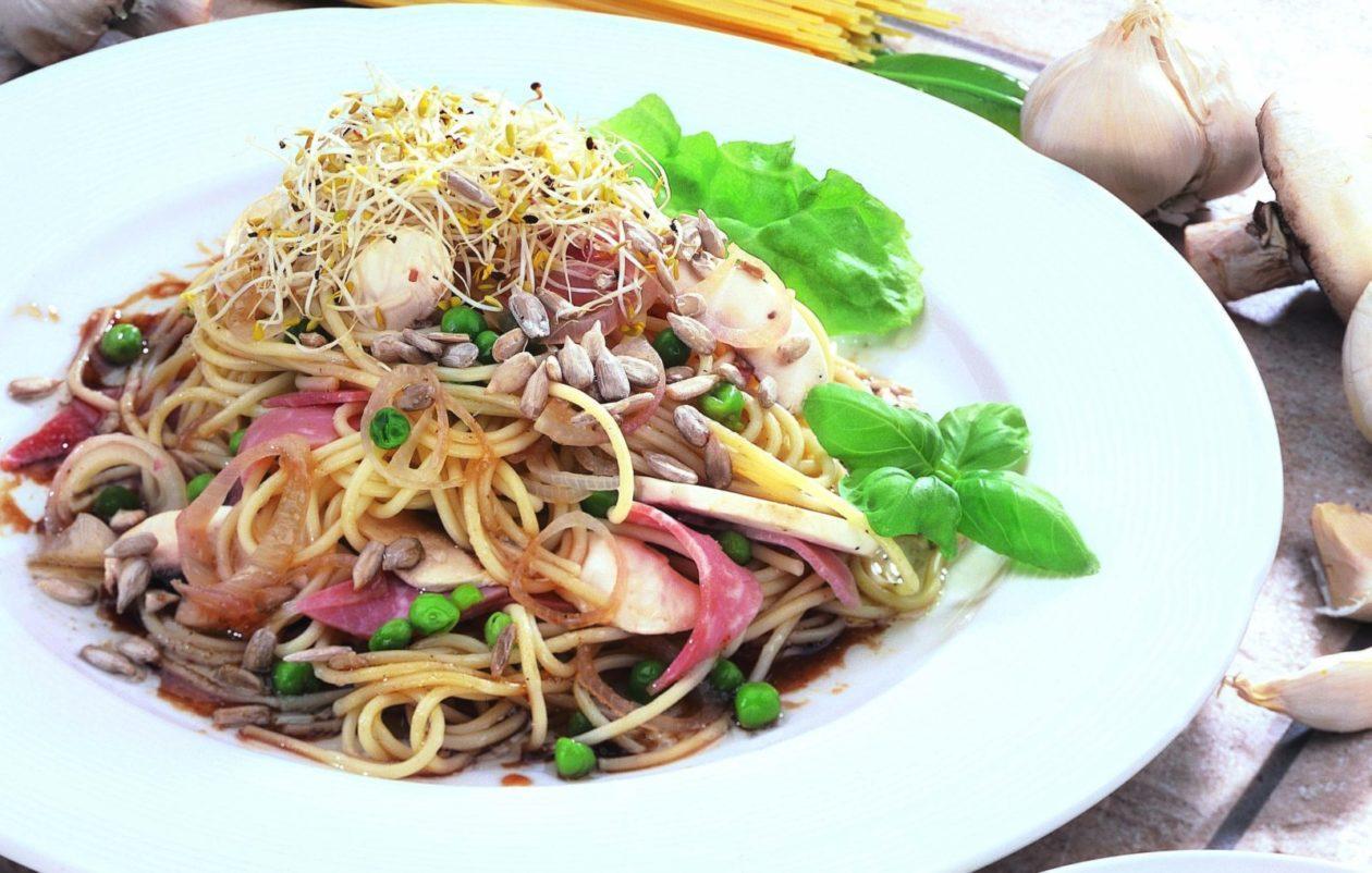 nudelsalat-mit-alfalfasprossen Nudelsalat mit Alfalfasprossen - BCM Diät Rezepte.ch