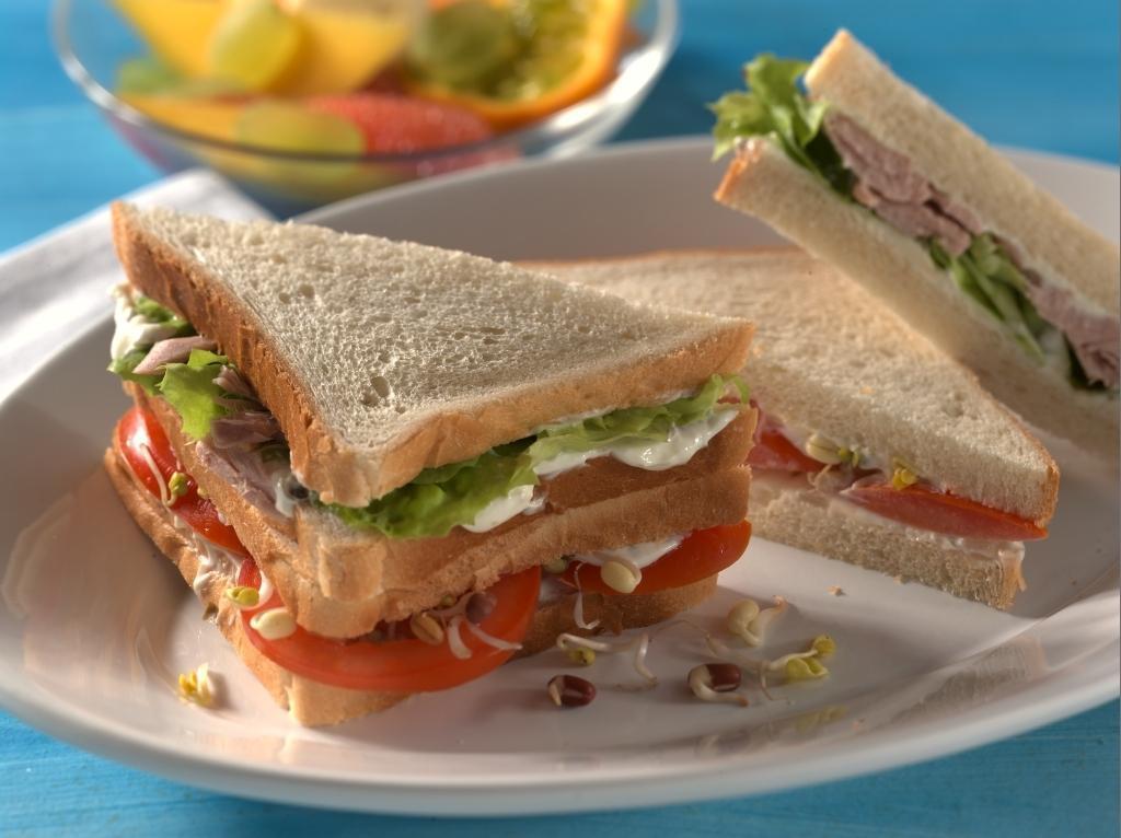 thunfisch-und-tomaten-sandwich Thunfisch- und Tomatensandwich - BCM Diät Rezepte.ch