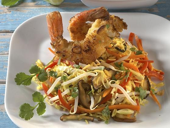 18 Kokosgarnelen Knusprige Kokosgarnelen auf asiatischem Gemüsereis - BCM Diät Rezepte.ch