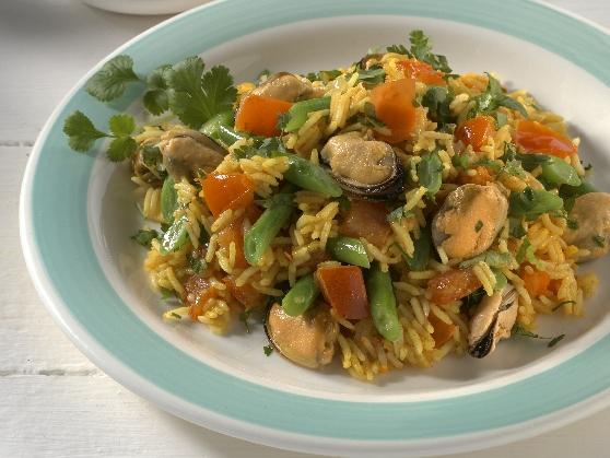 Tomaten-Gewürzreis mit Muscheln