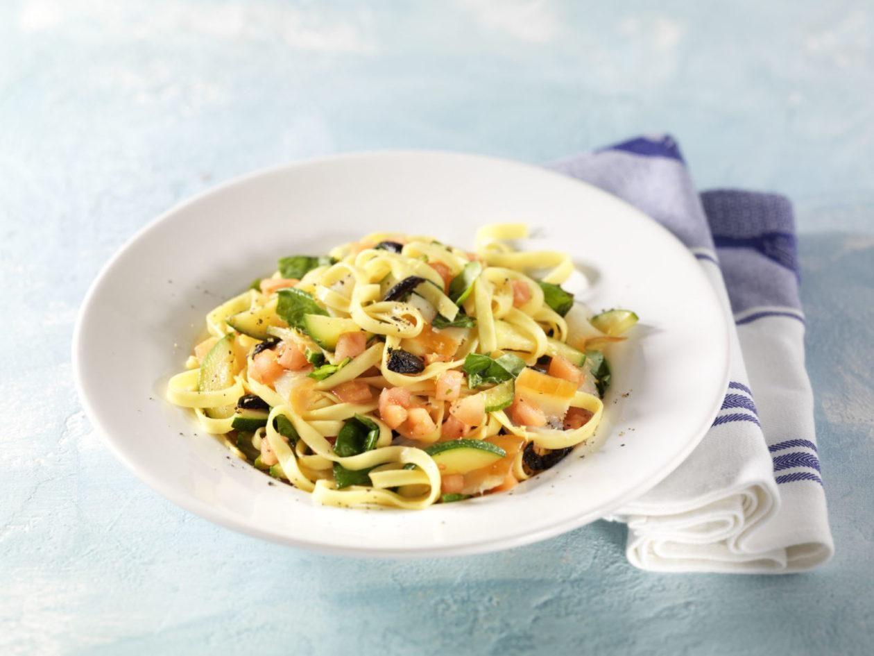 Bandnudeln mit gera¦êuchertem Seelachs_0001 Bandnudeln mit geräuchertem Seelachs - BCM Diät Rezepte.ch