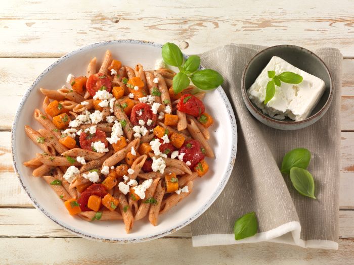 One-Pot-Pasta mit Tomaten Kuerbis und Feta