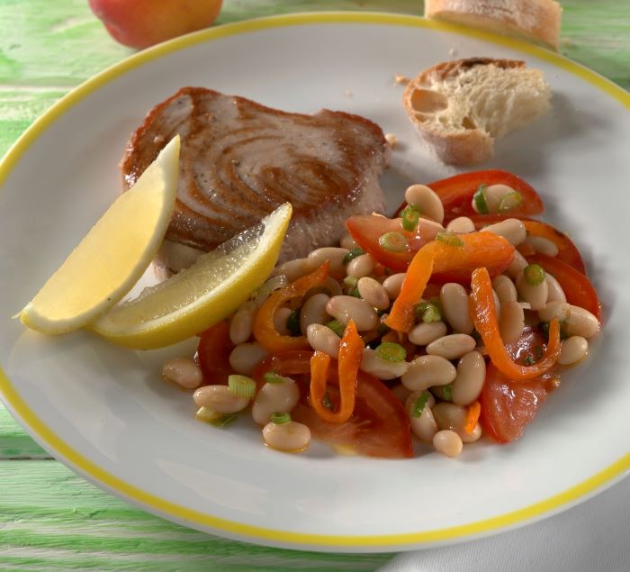 Gegrillter Thunfisch mit Peperoni-Bohnen-Salat – Precon Rezepte